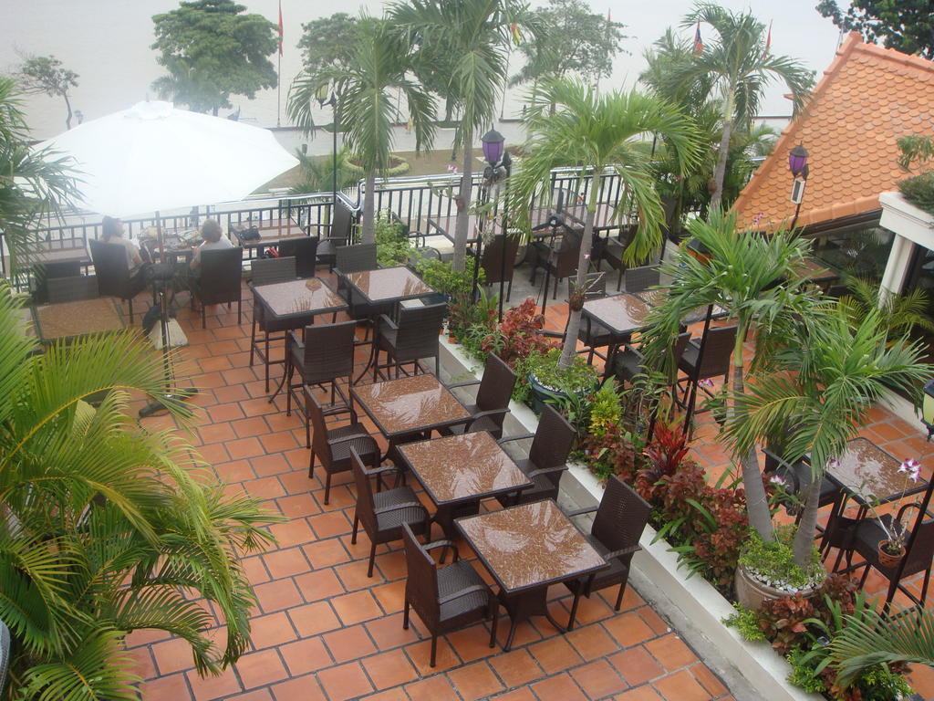 Bougainvillier Hotel Phnom Penh Exterior photo