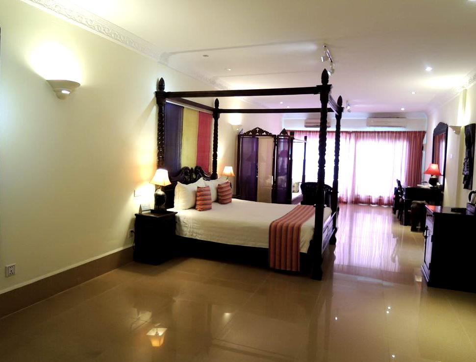 Bougainvillier Hotel Phnom Penh Exterior photo